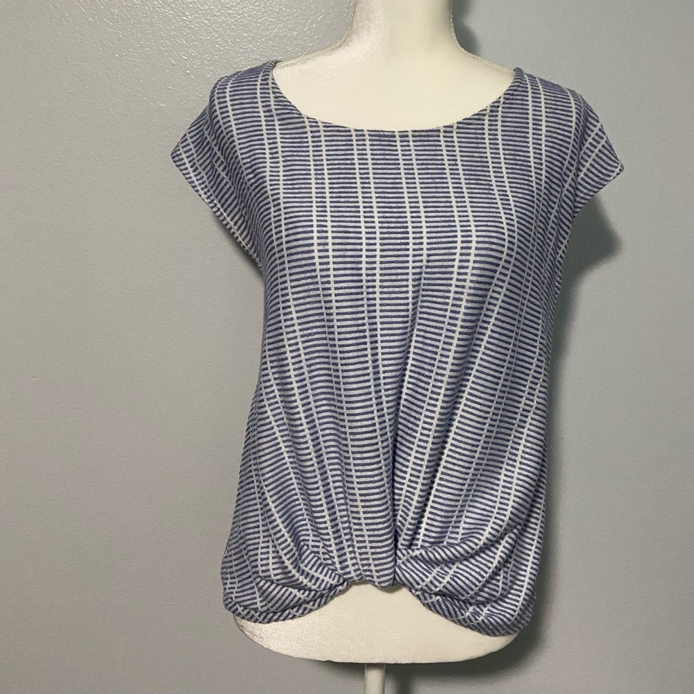 W5, blue and white, ss blouse, gathers at the front at the waist. Size medium.